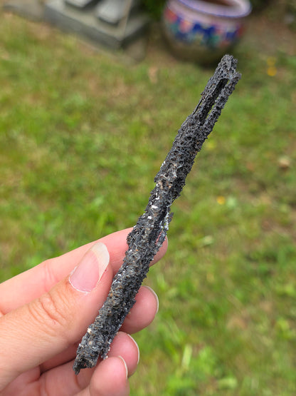 Goethite "dentelle" avec inclusions de Vanadinite