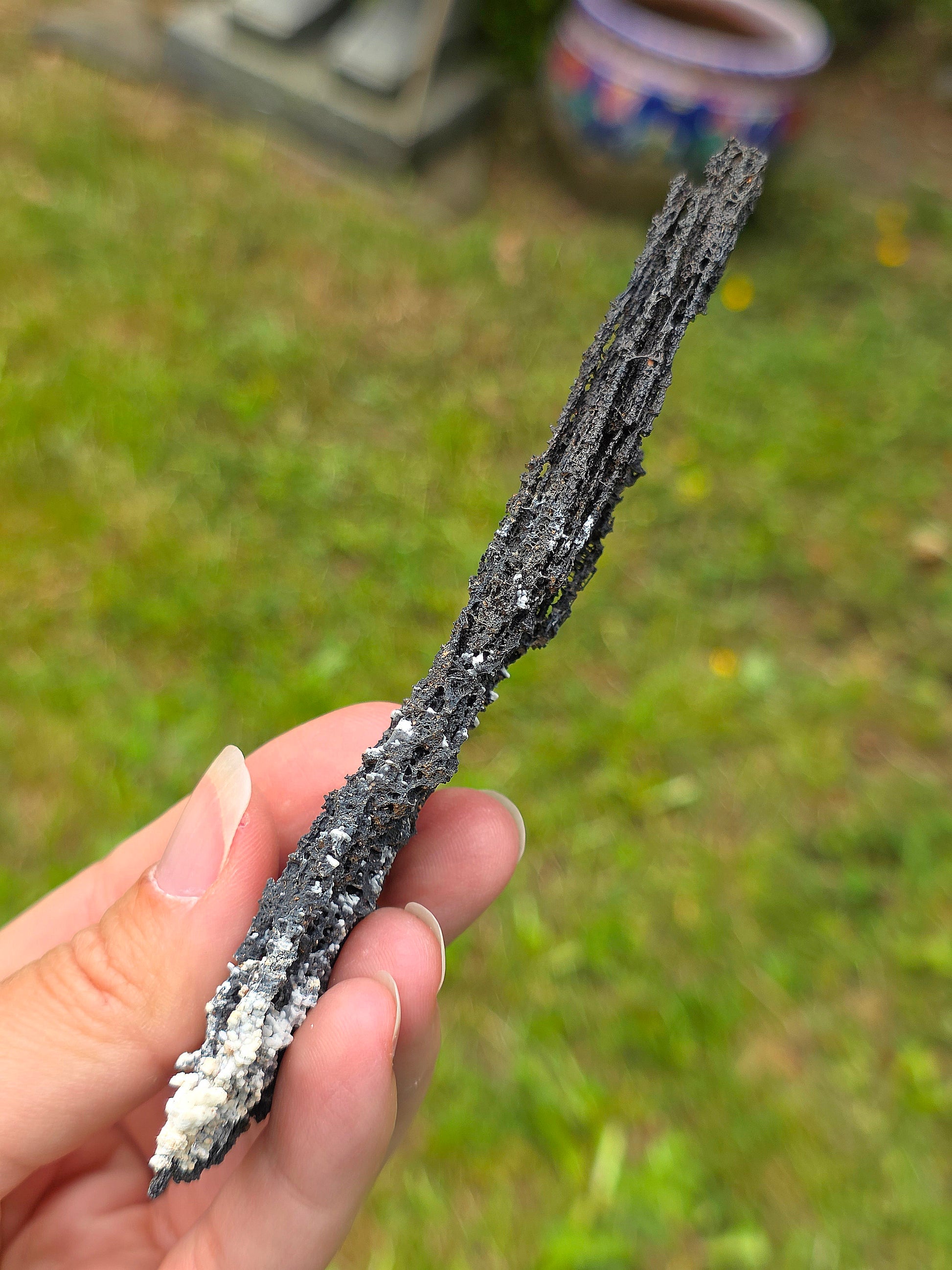 Goethite "dentelle" avec inclusions de Vanadinite