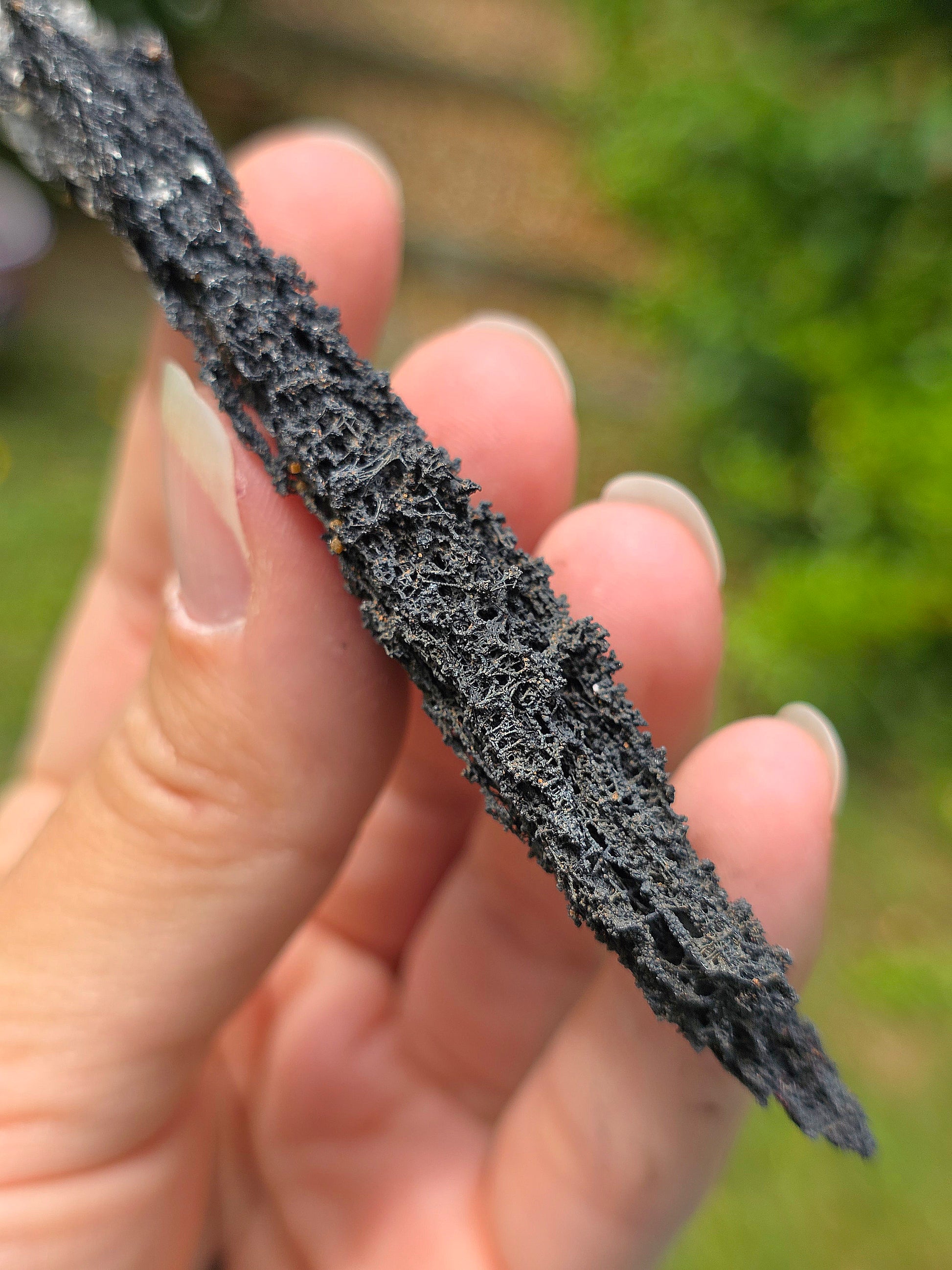 Goethite dentelle avec Vanadinite du Maroc