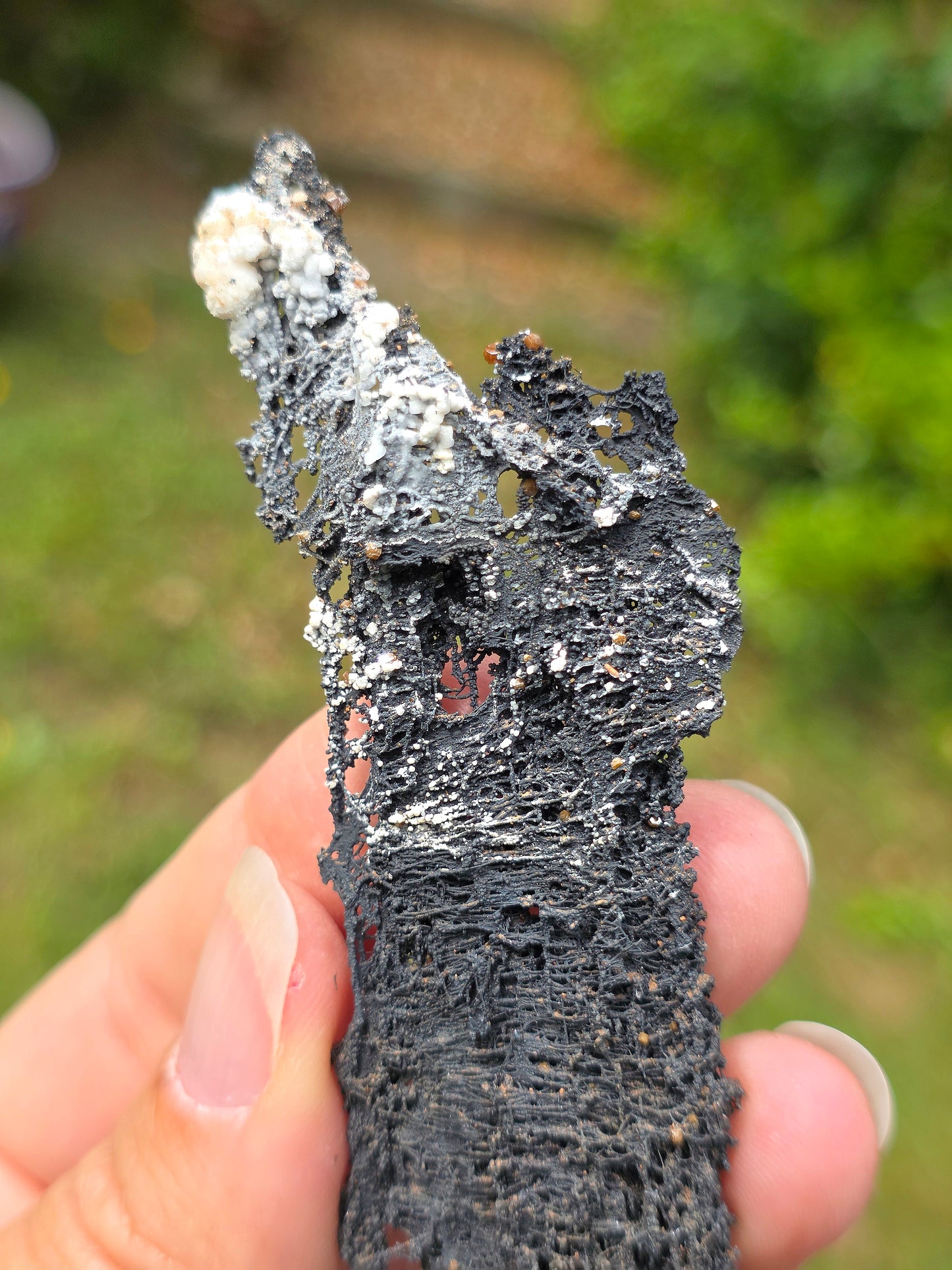 Goethite dentelle avec Vanadinite du Maroc