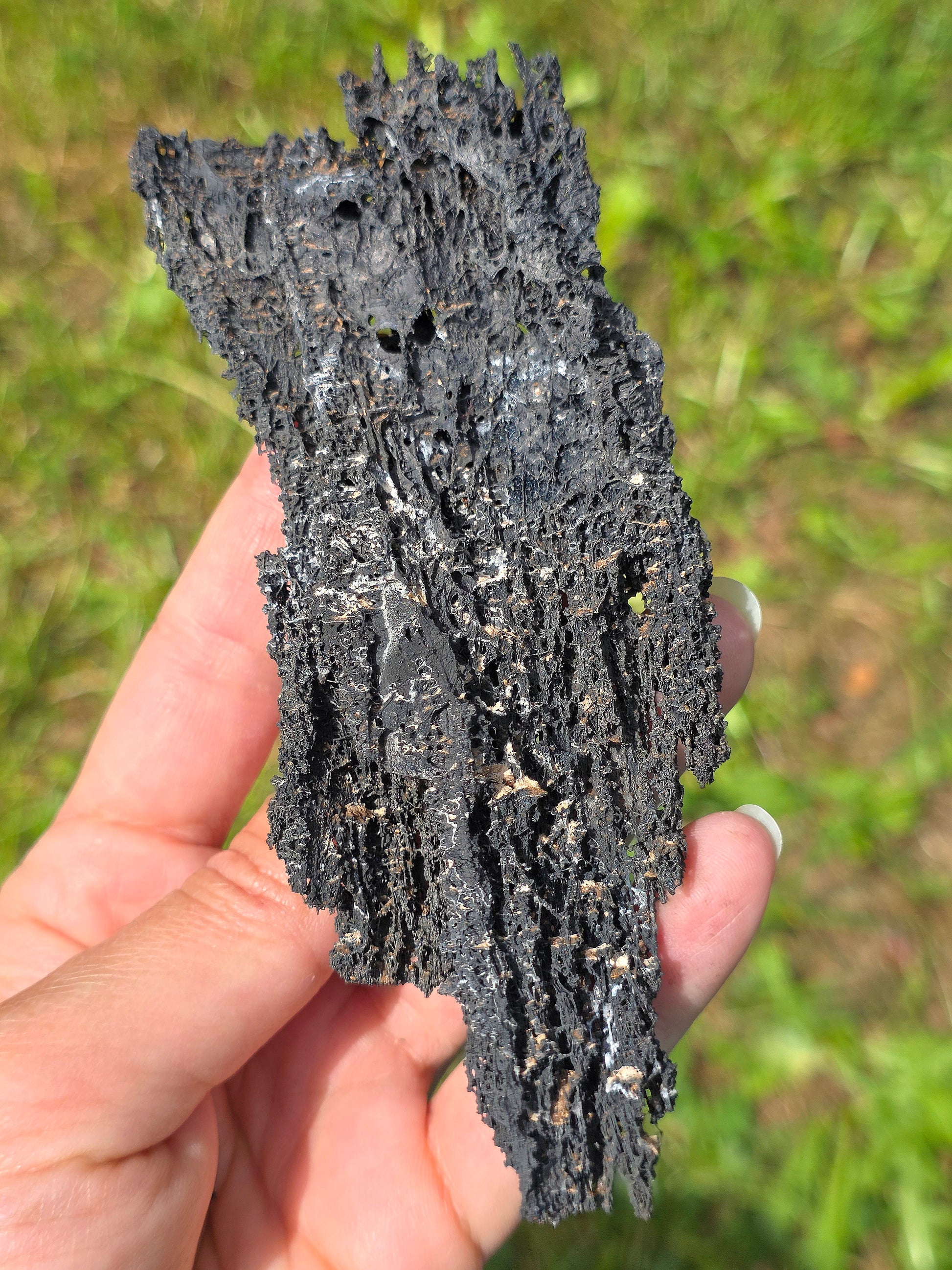 Goethite dentelle du Maroc avec Vanadinite