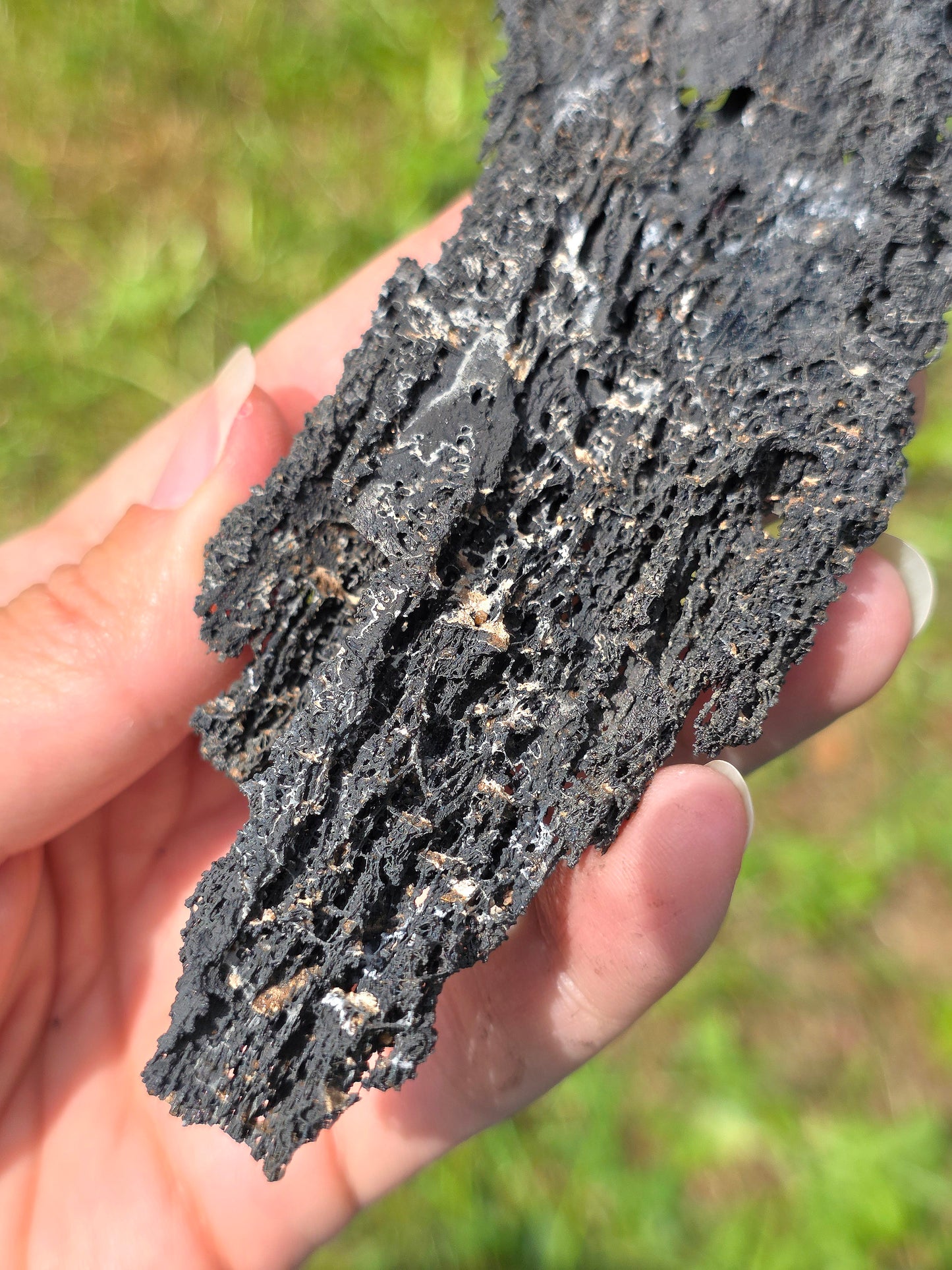 Goethite dentelle du Maroc avec Vanadinite