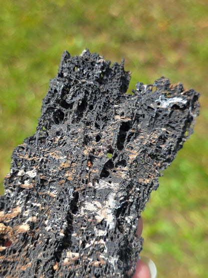Goethite dentelle du Maroc avec Vanadinite
