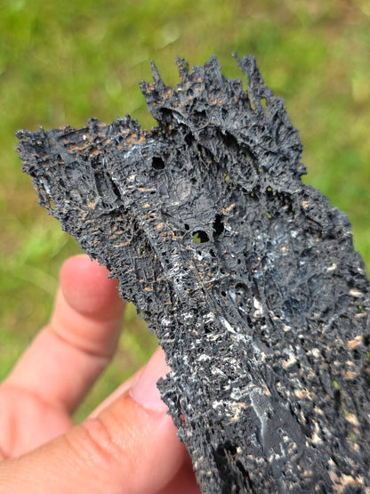 Goethite dentelle du Maroc avec Vanadinite