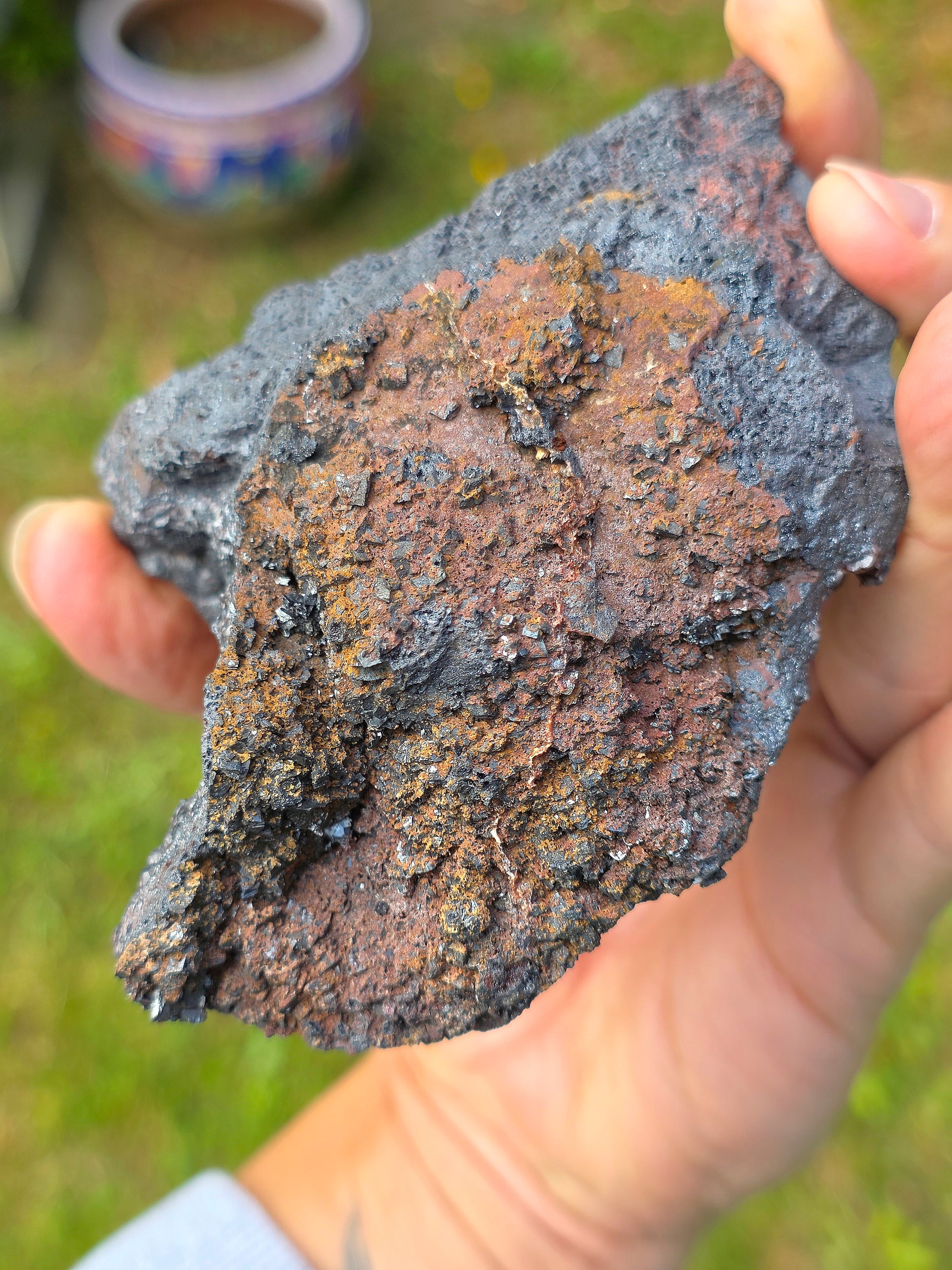 Goethite velours marron et botryoïdale du Tarn
