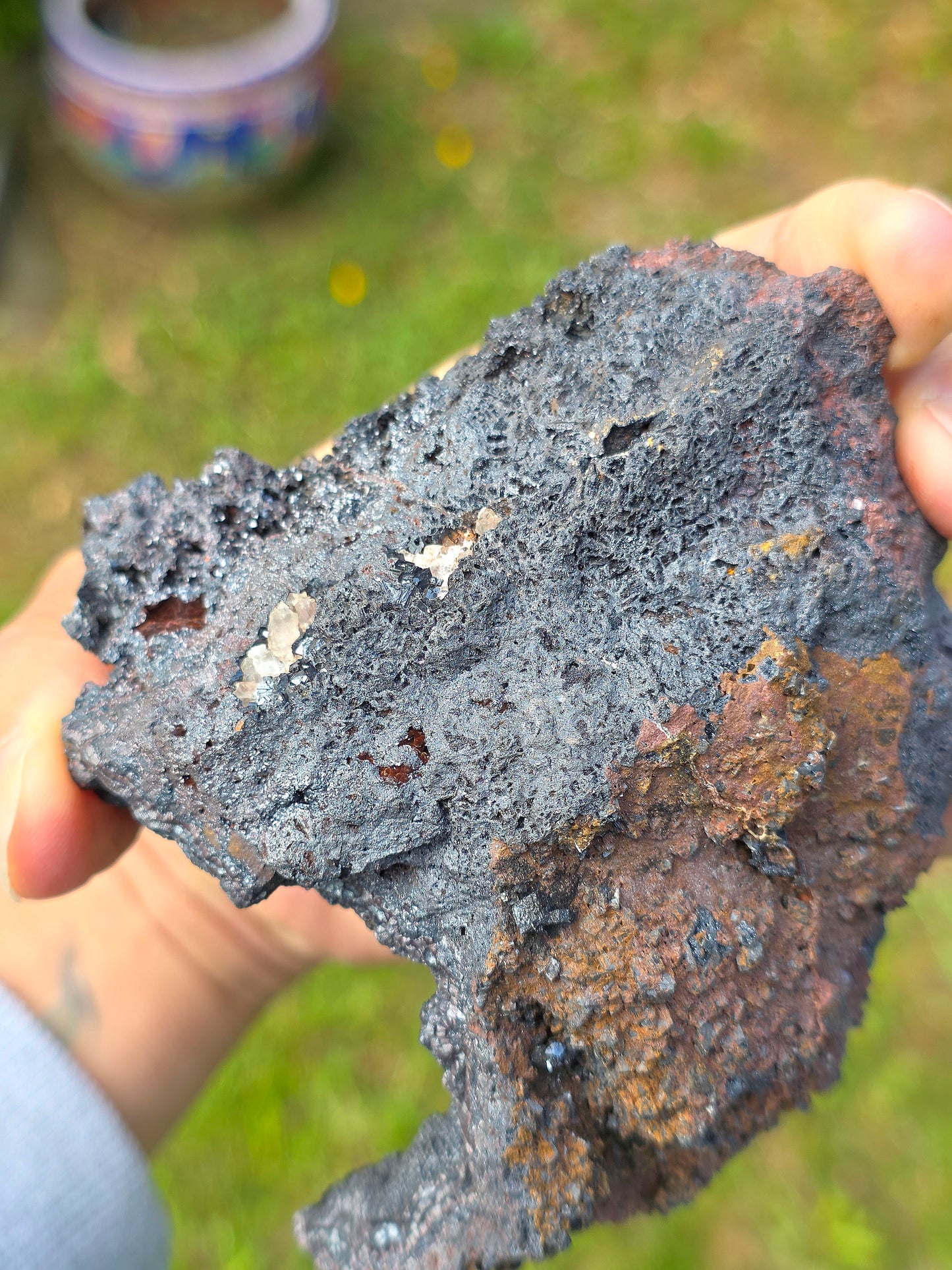 Goethite velours marron et botryoïdale du Tarn