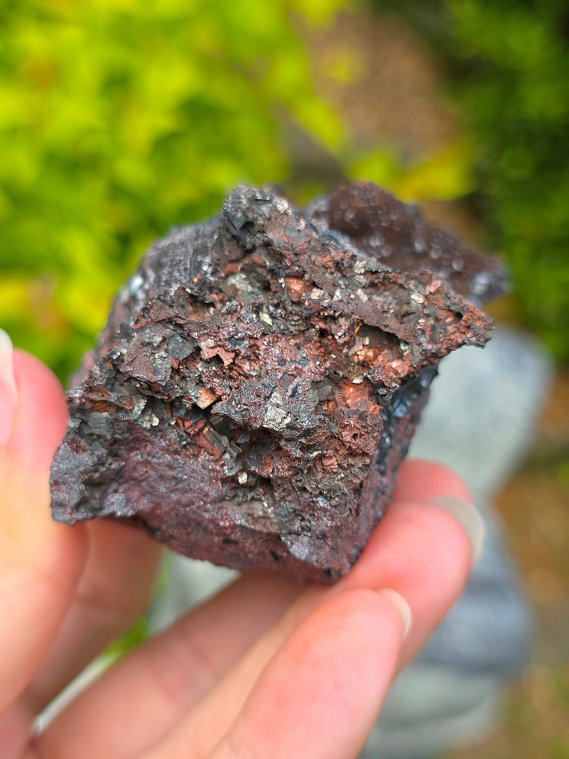 Goethite velours marron brute atypique du Tarn