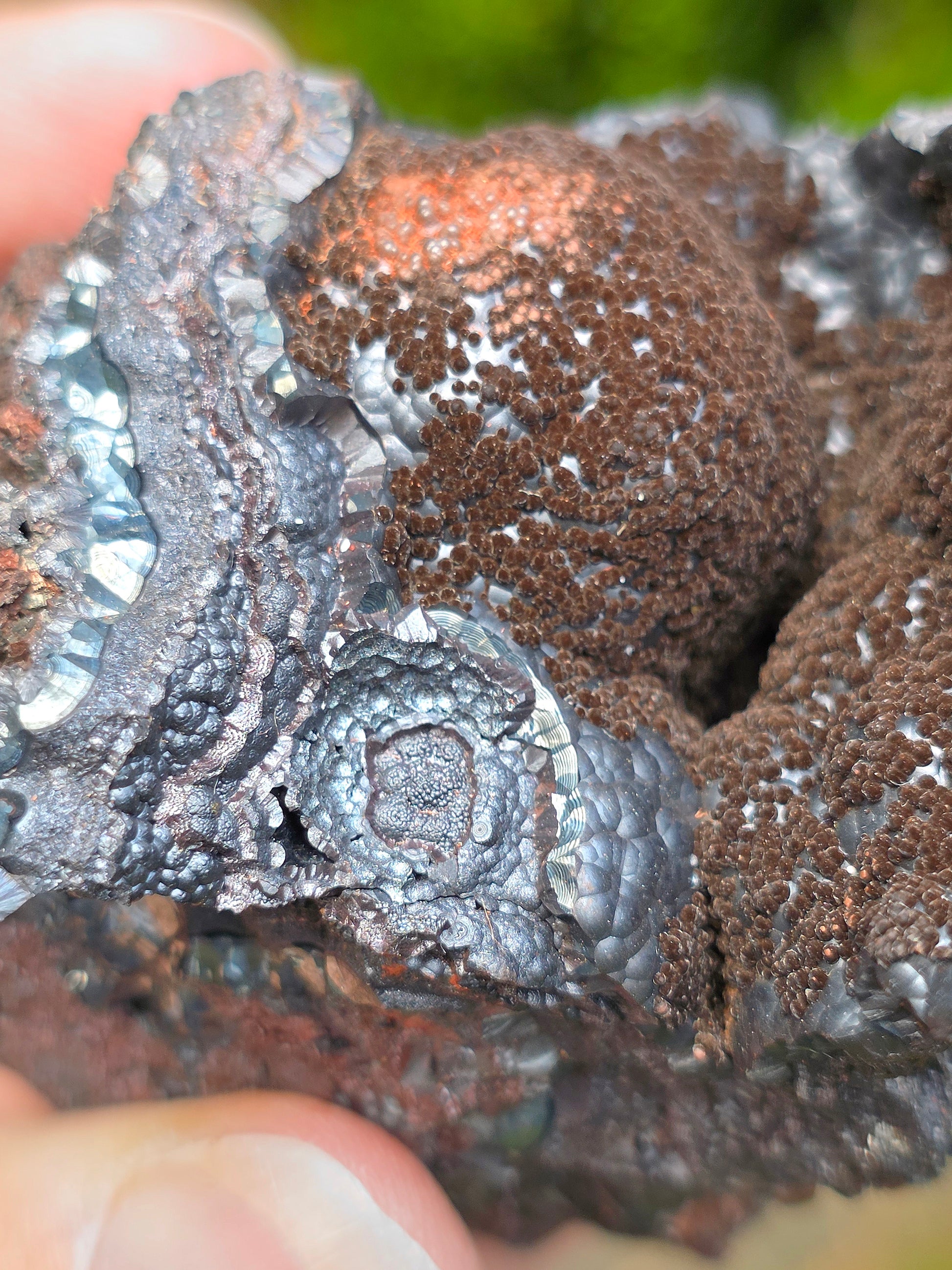 Goethite velours marron brute atypique du Tarn