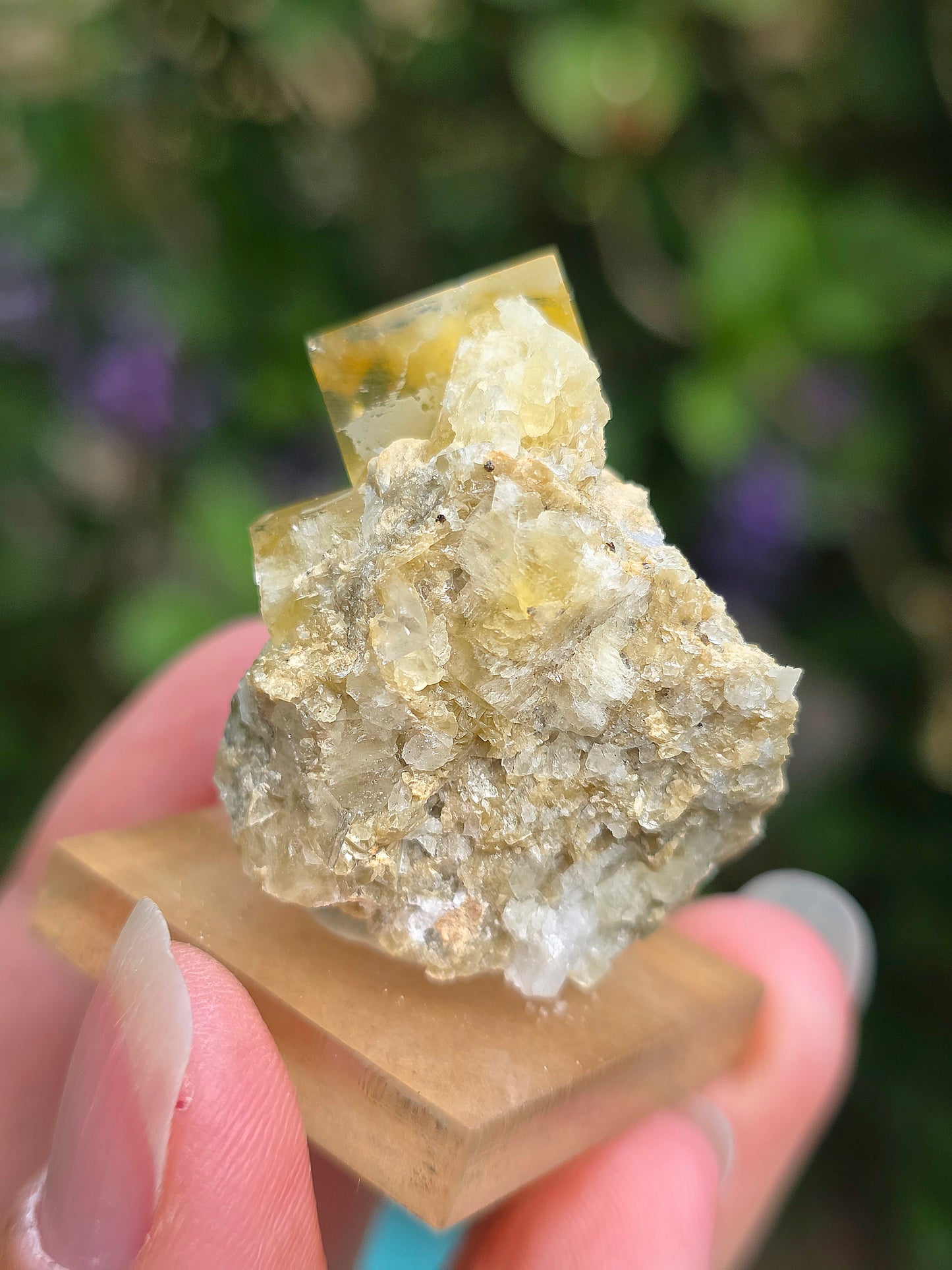  Fluorite jaune brute du Tarn