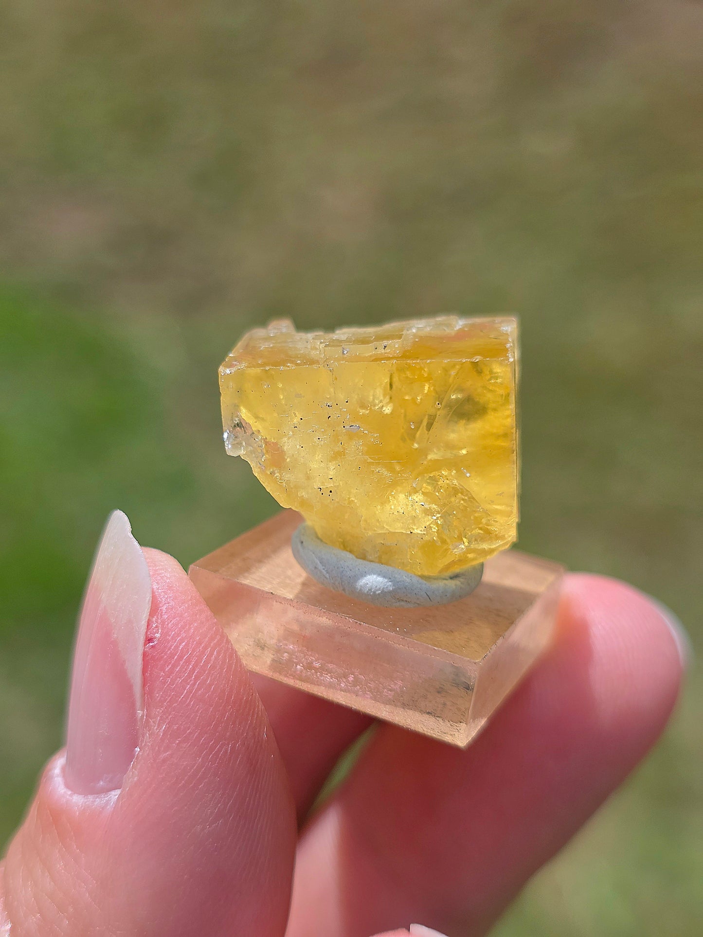 Fluorite jaune du Tarn brute