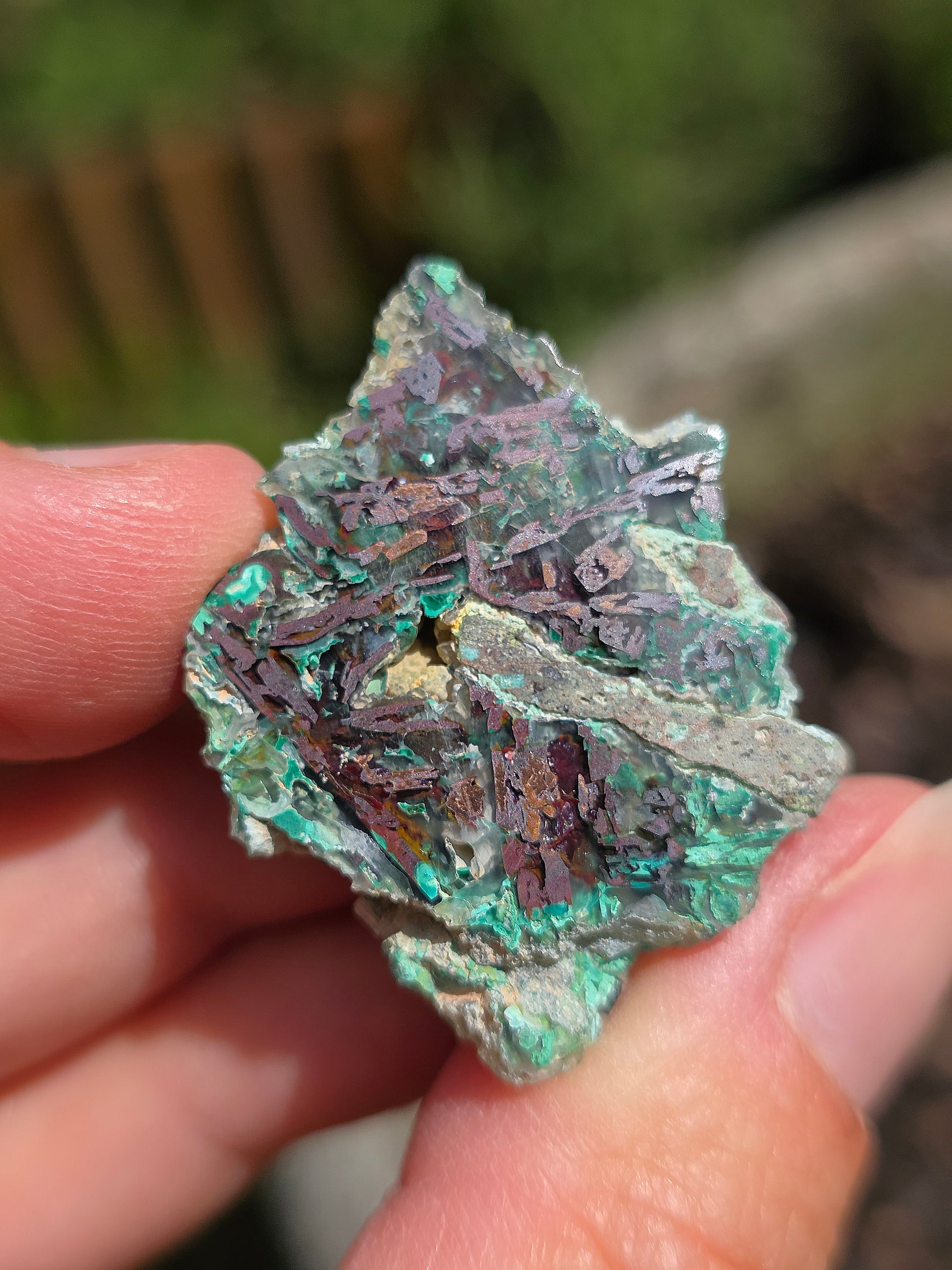 Calcédoine, Chrysocolle et Cuprite d'Indonésie