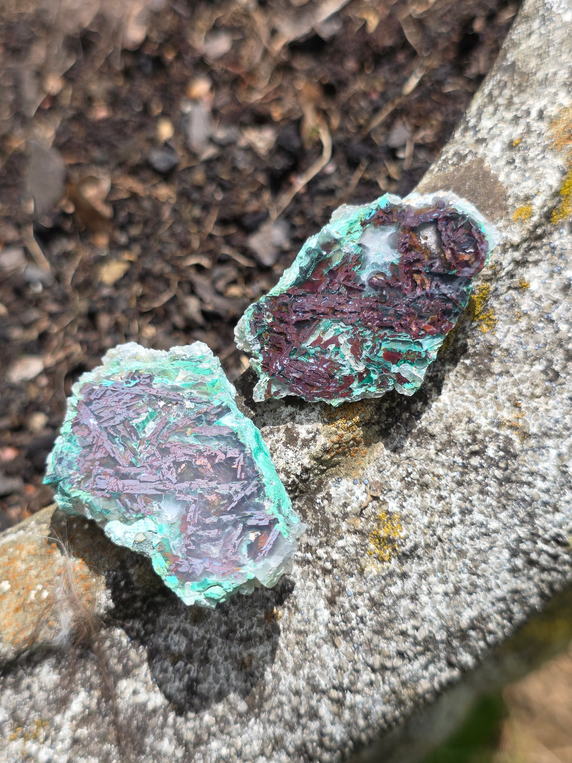 Calcédoine, Chrysocolle et Cuprite d'Indonésie