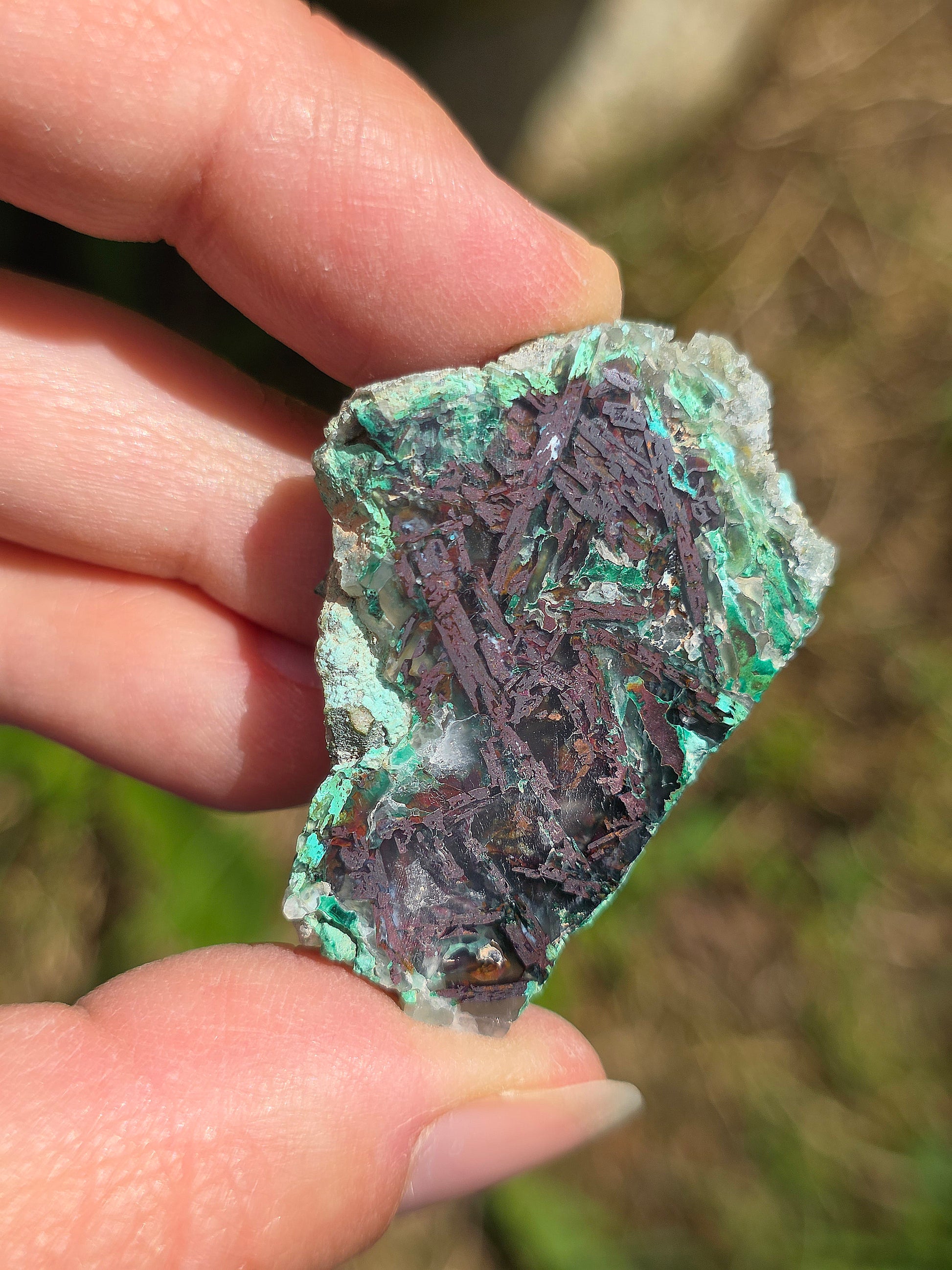 Calcédoine, Chrysocolle et Cuprite d'Indonésie