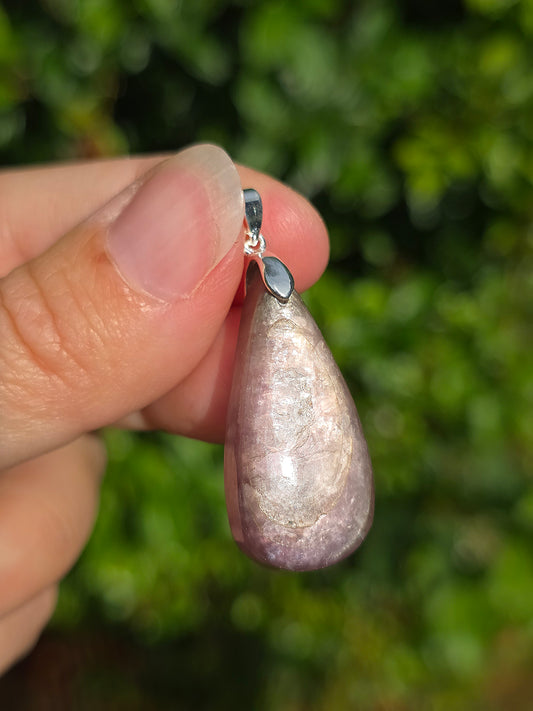 pendentif en Lépidolite gemme du Brésil