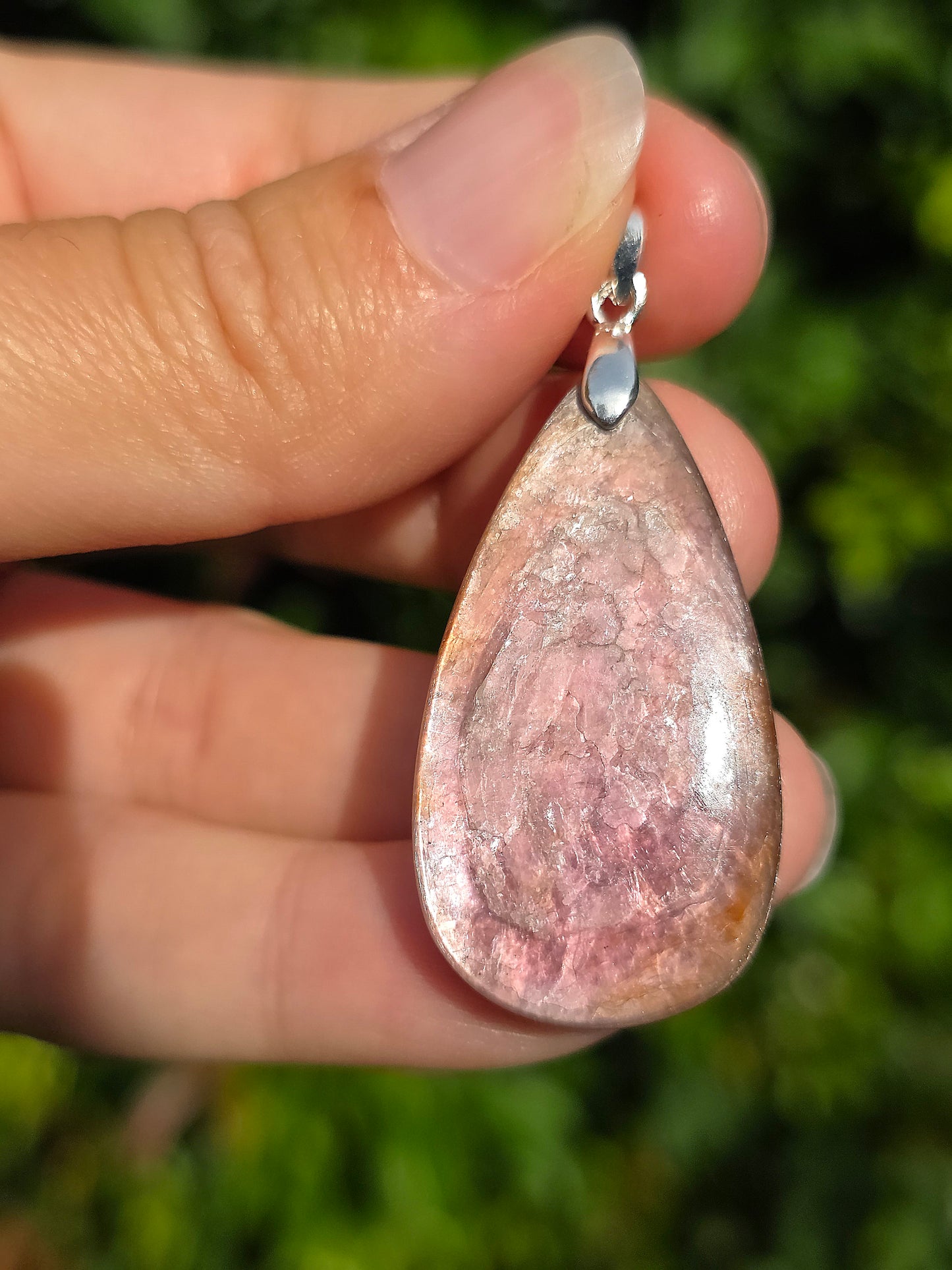 pendentif en Lépidolite gemme du Brésil