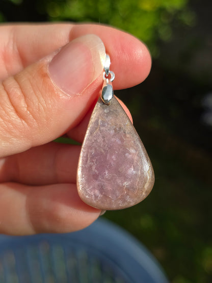 pendentif en Lépidolite gemme du Brésil