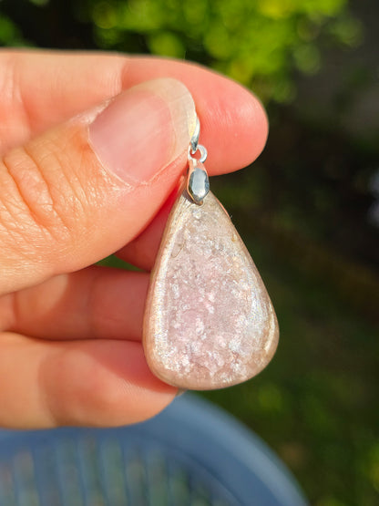 pendentif en Lépidolite gemme du Brésil