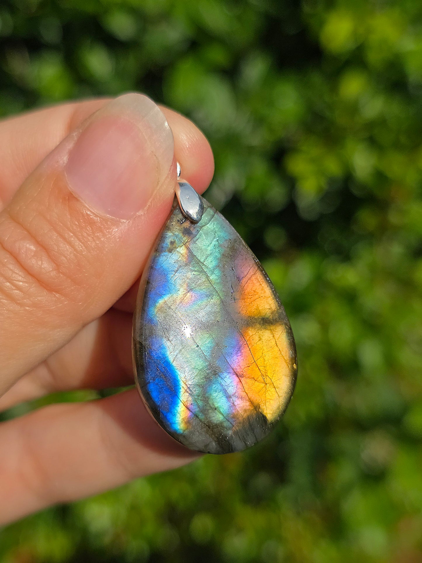 Superbe pendentif en Labradorite arc-en-ciel