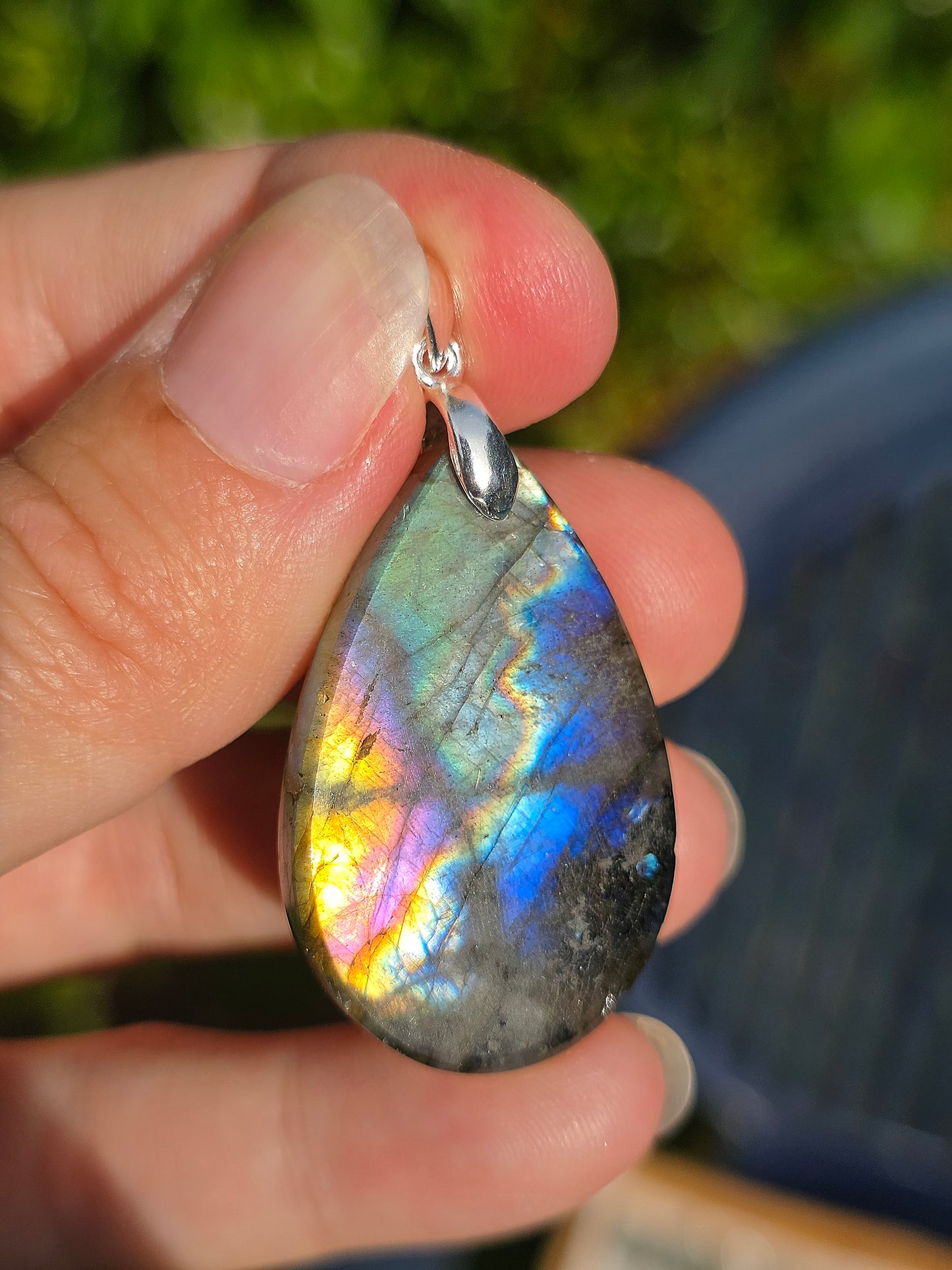 Superbe pendentif en Labradorite arc-en-ciel