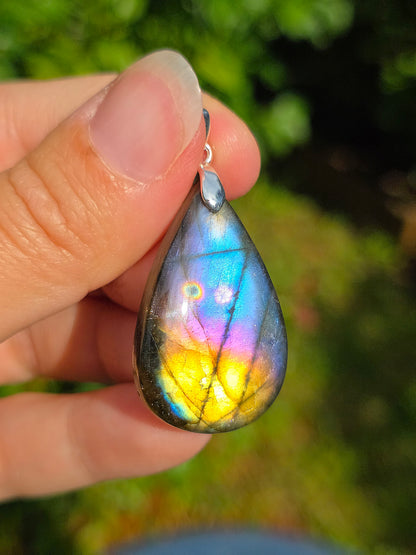 Superbe pendentif en Labradorite arc-en-ciel