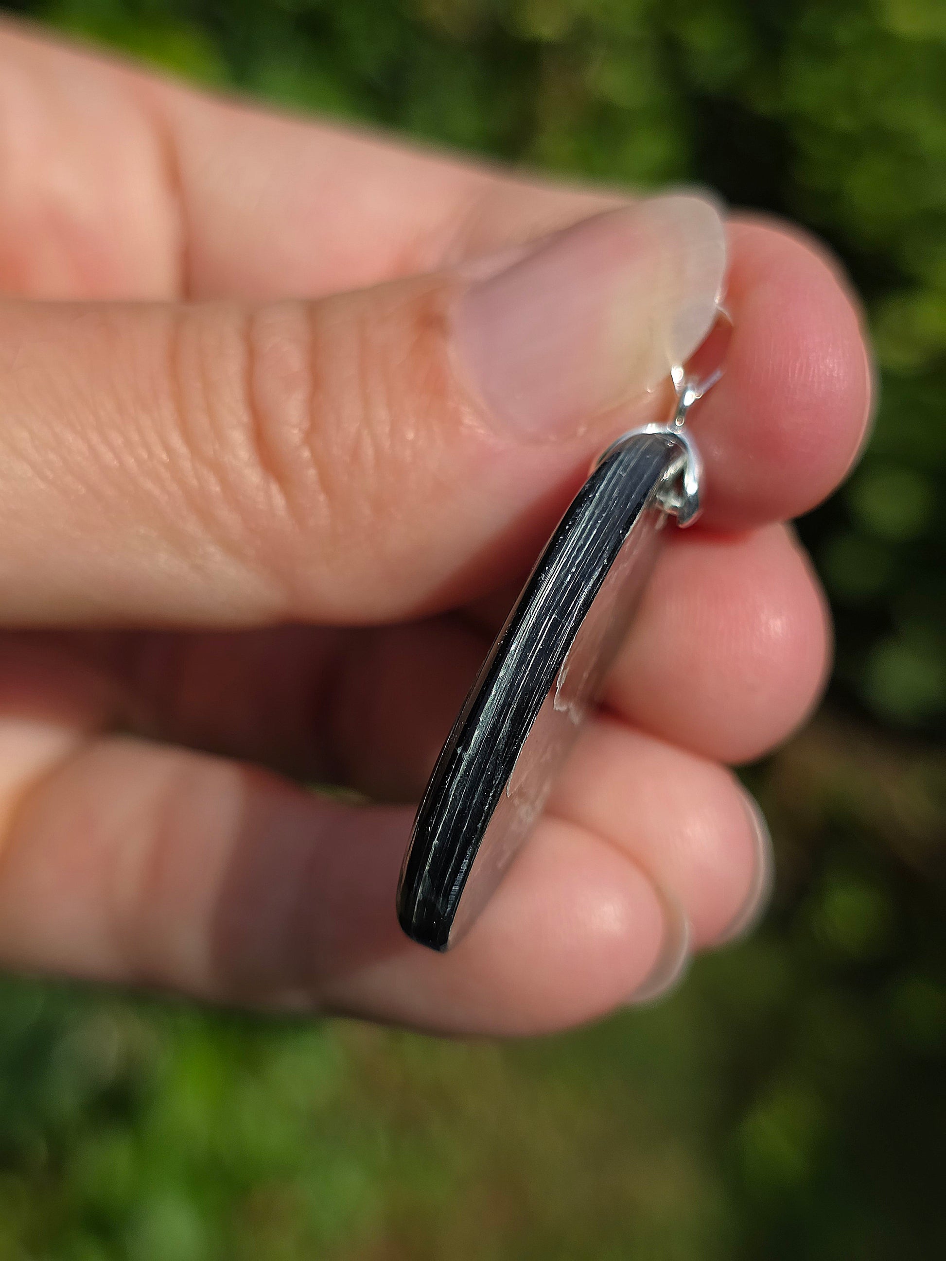 pendentif en Muscovite, variété de Mica vert