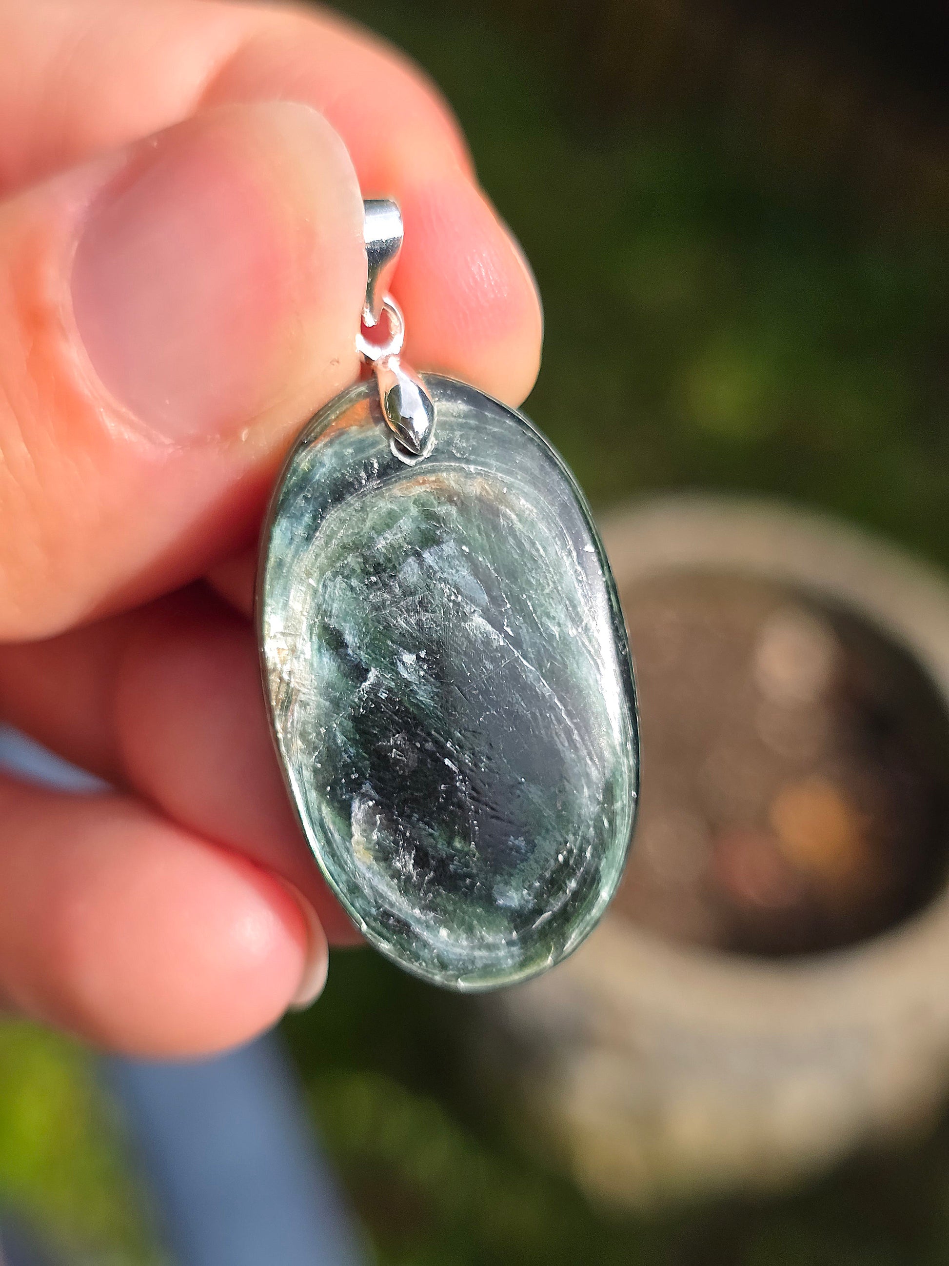 pendentif en Muscovite, variété de Mica vert