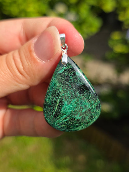 pendentif en Malachite fibreuse du Congo