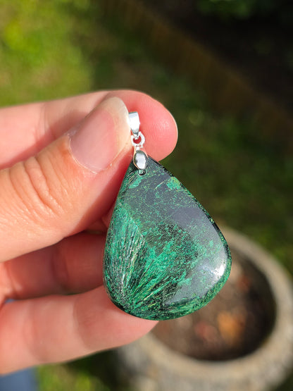 pendentif en Malachite fibreuse du Congo
