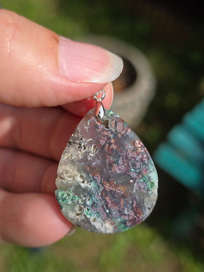pendentif en Calcédoine, Chrysocolle et Cuprite
