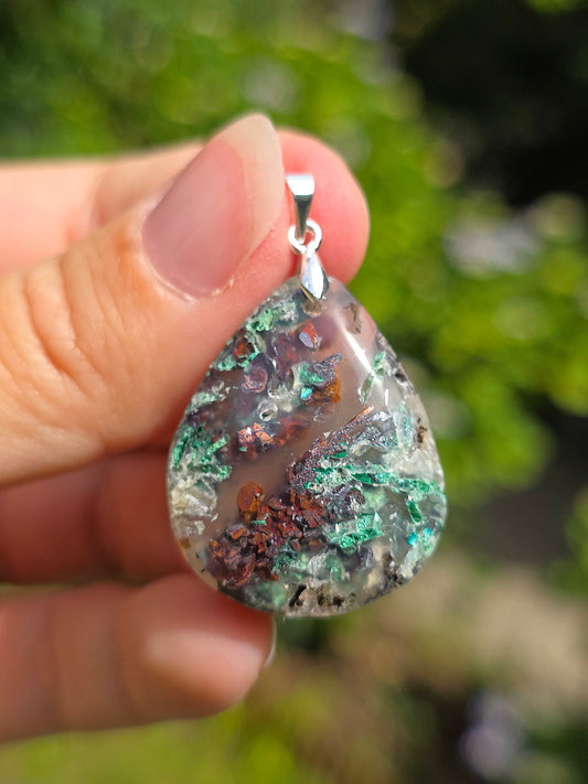 pendentif en Calcédoine, Chrysocolle et Cuprite