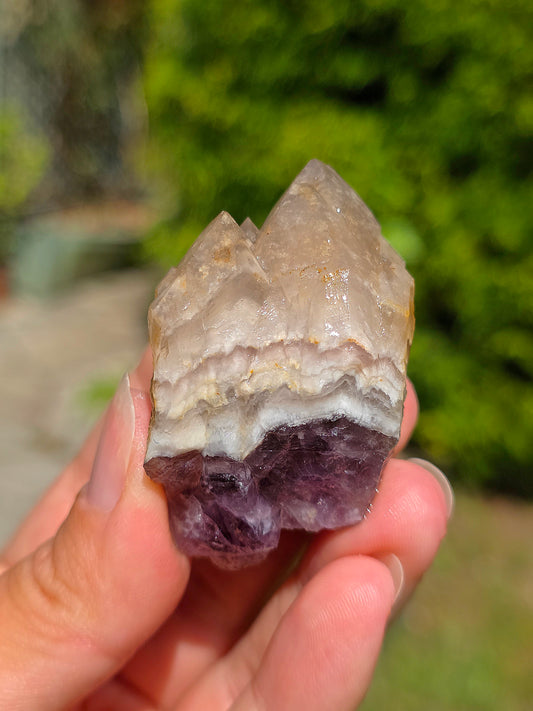 Améthyste d'Auvergne brute.