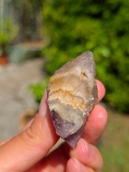 Améthyste d'Auvergne brute.