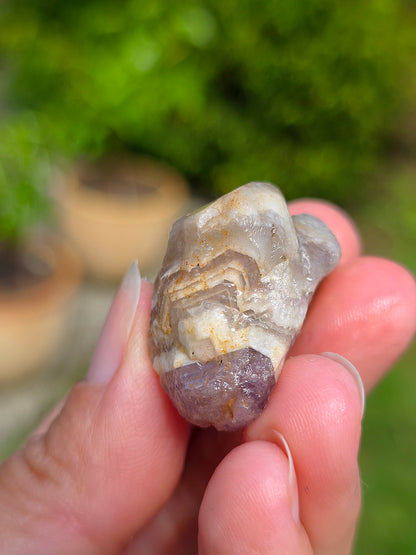 Jolie petite Améthyste d'Auvergne brute.