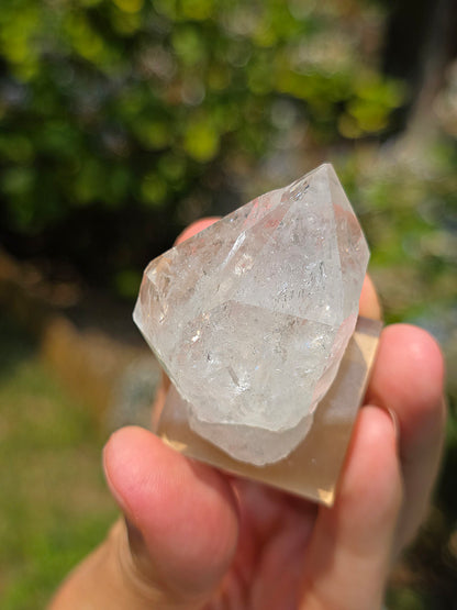Quartz avec arcs-en-ciel du Maroc