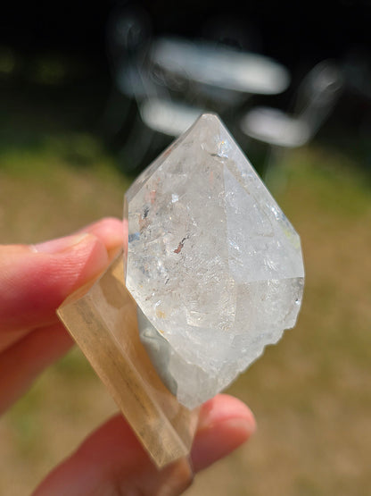 Quartz avec arcs-en-ciel du Maroc