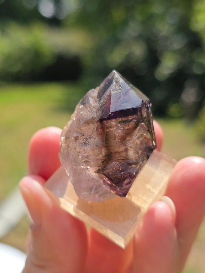 Quartz Shangaan brut sur socle