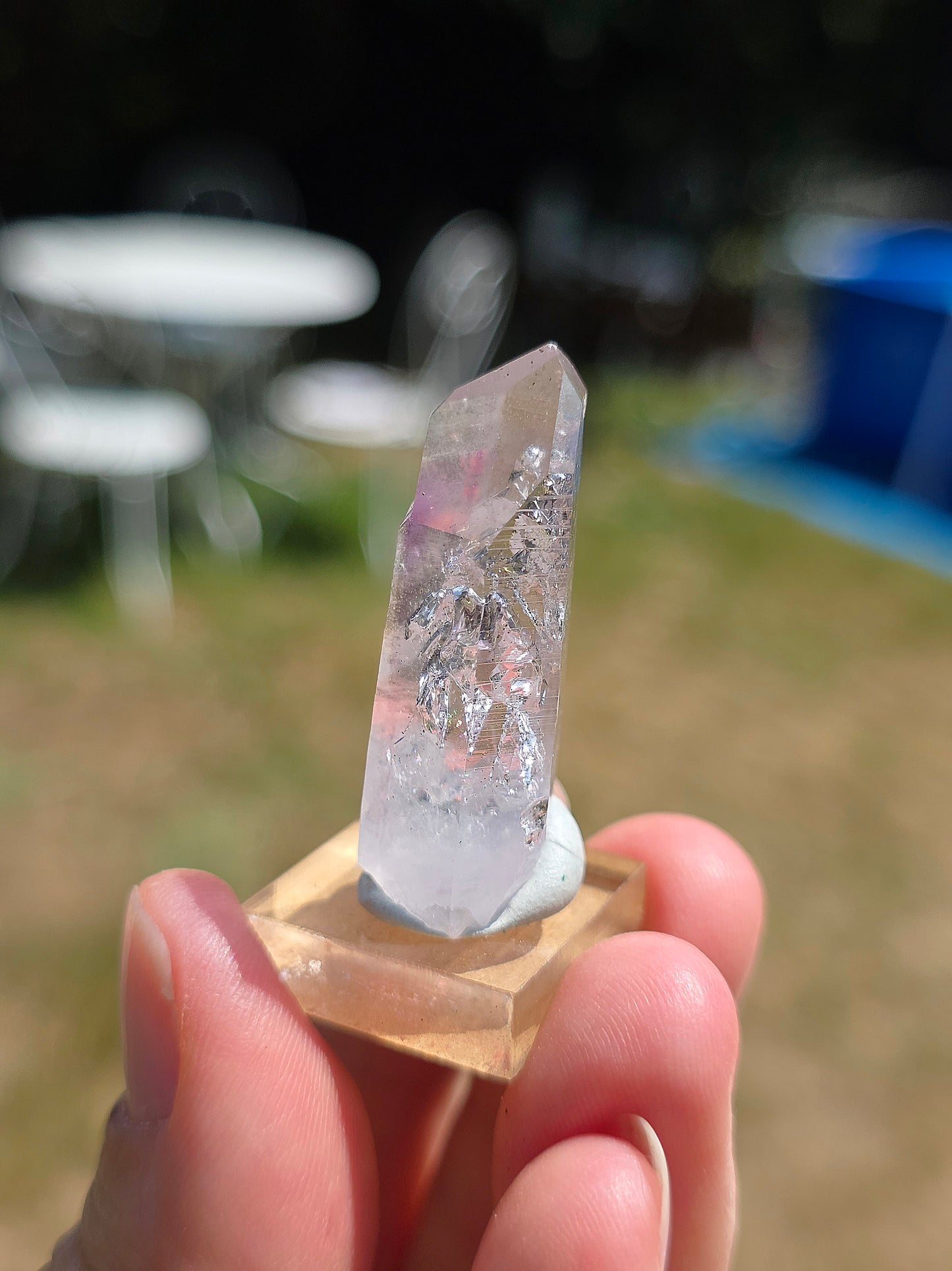 Quartz Goboboseb brut avec fantôme d'Améthyste 