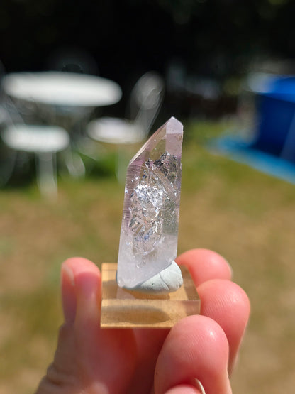 Quartz Goboboseb brut avec fantôme d'Améthyste 