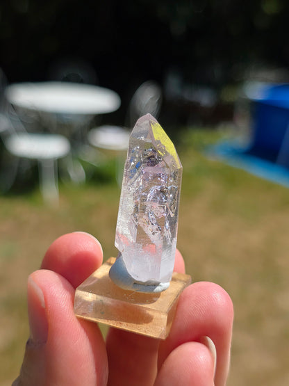 Quartz Goboboseb brut avec fantôme d'Améthyste 