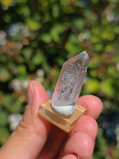 Quartz Goboboseb brut avec fantôme d'Améthyste 