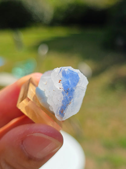 Quartz avec inclusions de Dumortiérite brut