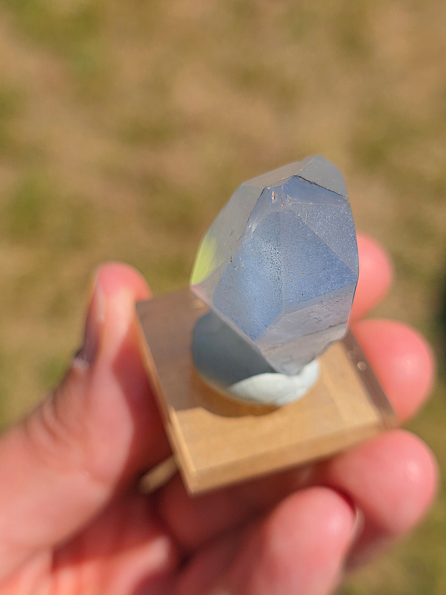 Quartz avec inclusions de Dumortiérite brut