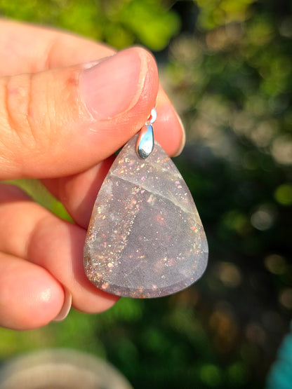Magnifique pendentif en Iolite dos