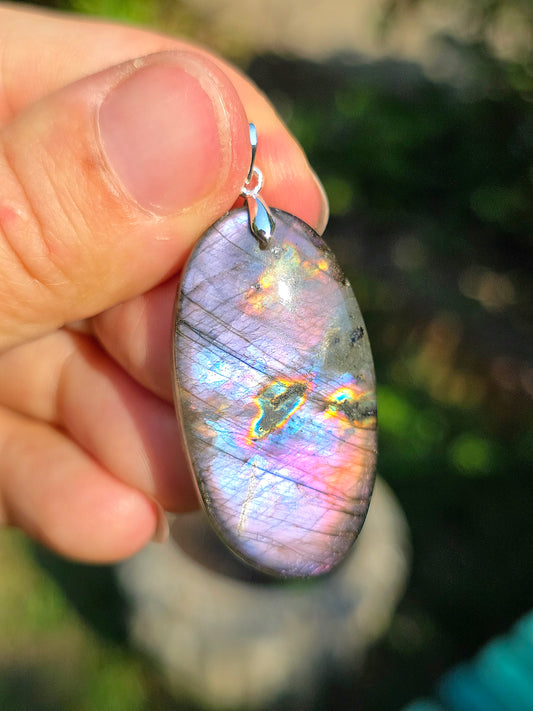 Sublime pendentif en Labradorite dite de type Spectrolite