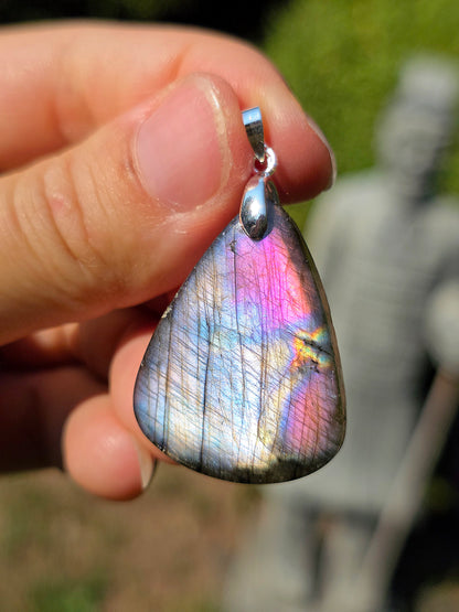 Sublime pendentif en Labradorite dite de type Spectrolite