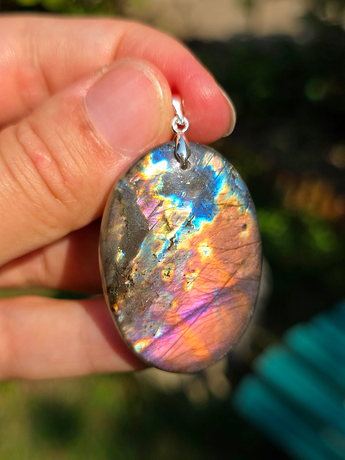 Sublime pendentif en Labradorite dite de type Spectrolite