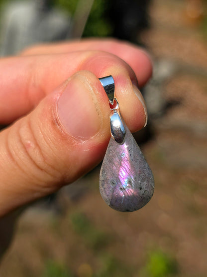 Petit pendentif Labradorite violette
