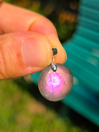 Petit pendentif Labradorite violette