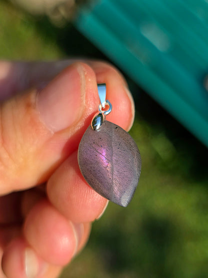 Petit pendentif Labradorite violette