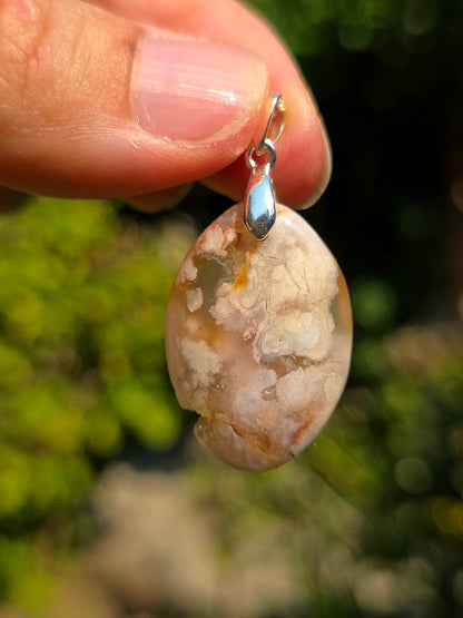 Pendentif en Agate fleurs de cerisier et cornaline